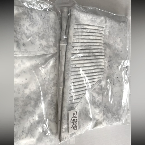 White Birch Women’s 3XL White Gray Spotted Moto Ankle Leggings Yoga Pants - Picture 2 of 6